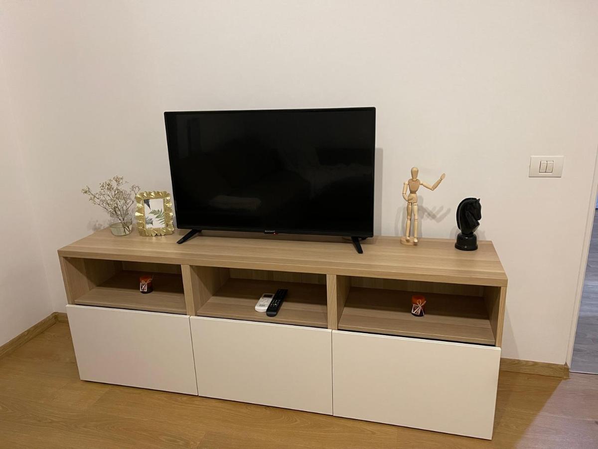 Gold Luxury Apartment Close To Presidential Palace Bucarest Esterno foto