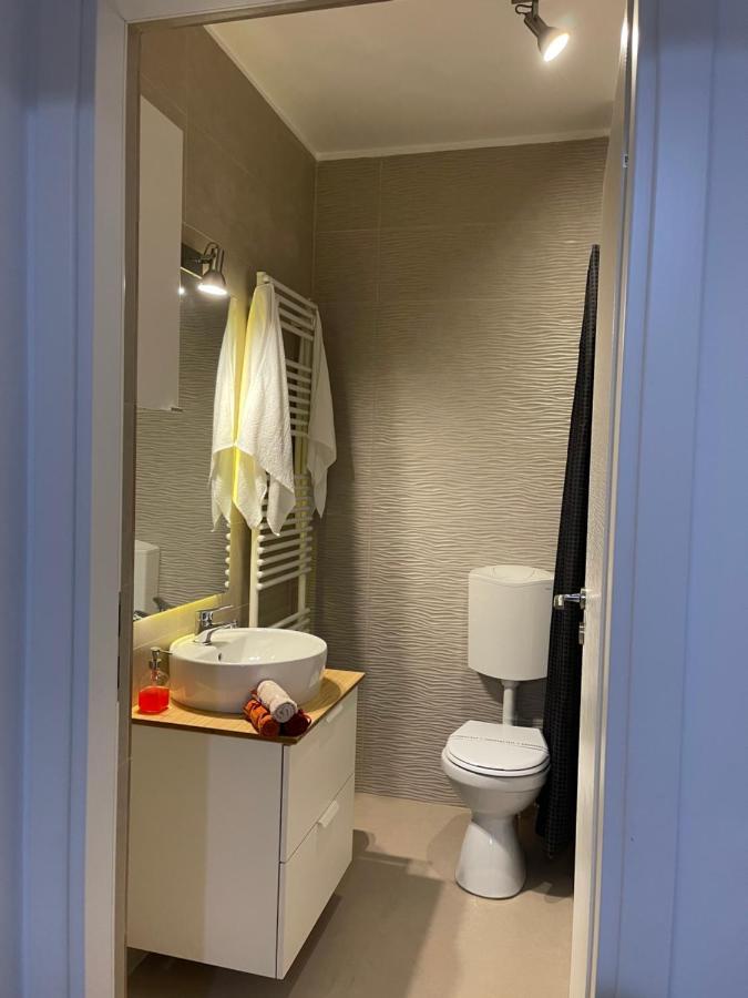 Gold Luxury Apartment Close To Presidential Palace Bucarest Esterno foto